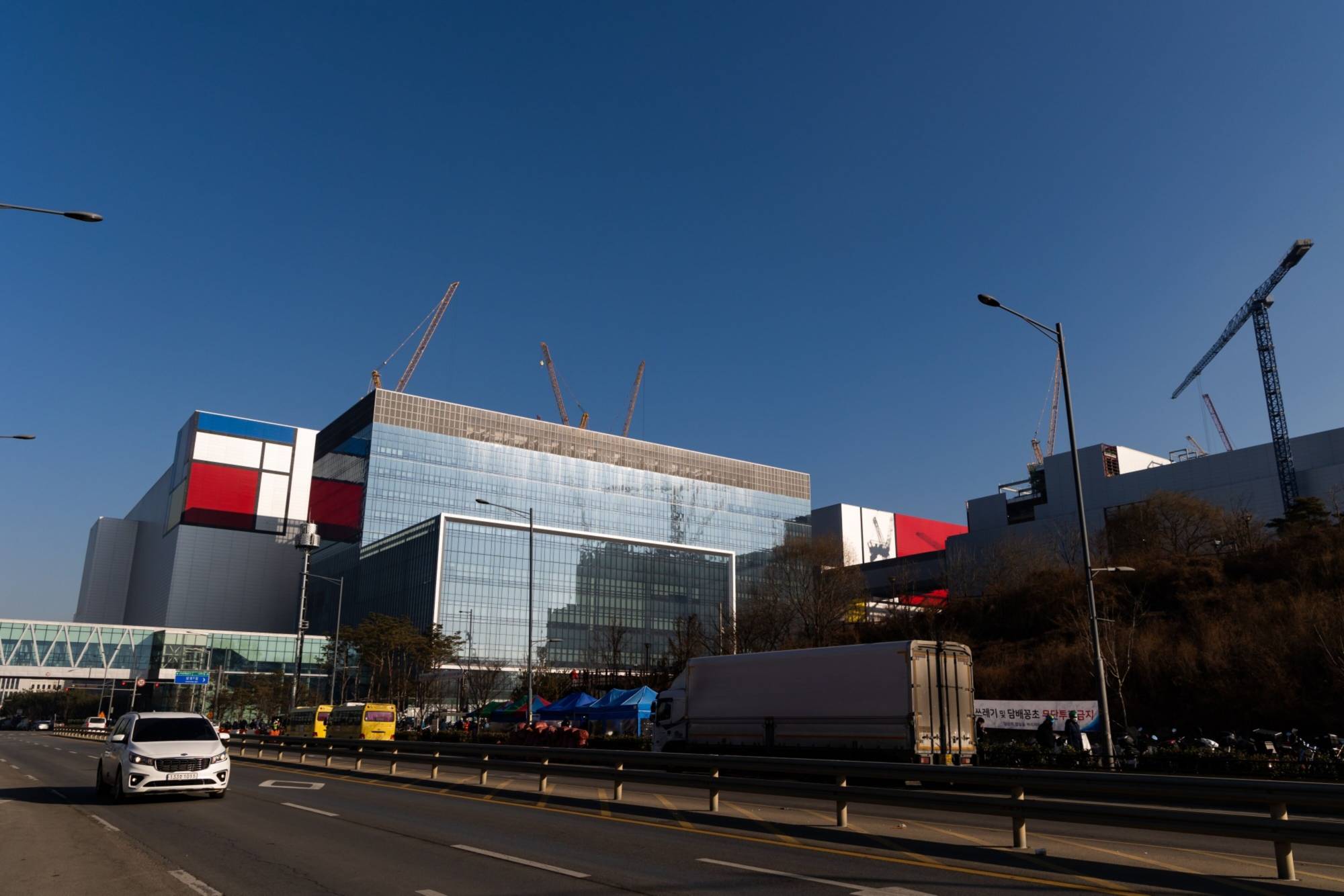 Samsung Electronics's semiconductor manufacturing plant in Pyeongtaek, South Korea | BLOOMBERG